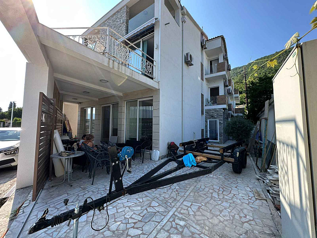 House on the first line by the sea in Herceg Novi, Baosici — photo 5